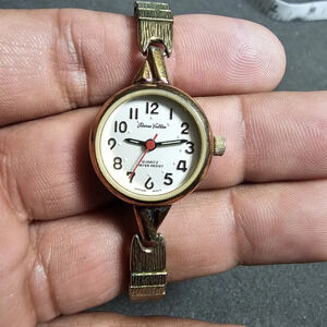 Pierre Vallee Ladies Quartz Fashion Watch WR Gold Tone Stretch Band Working show